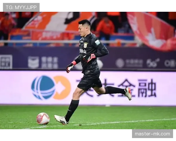 中超扑救榜揭秘：王大雷在赛季表现中展现竞争力增强影响力