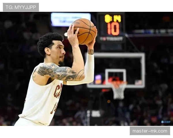 丹尼·格兰杰突破效率提升显著，助力球队关键时刻拉开比分