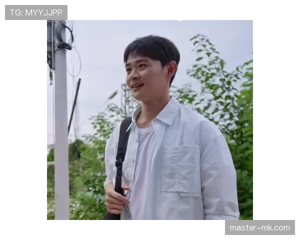 张楠家里电视比我房间大都不知道多少，打球还这么淡定，真跟咱们完全是两个人生活圈儿儿